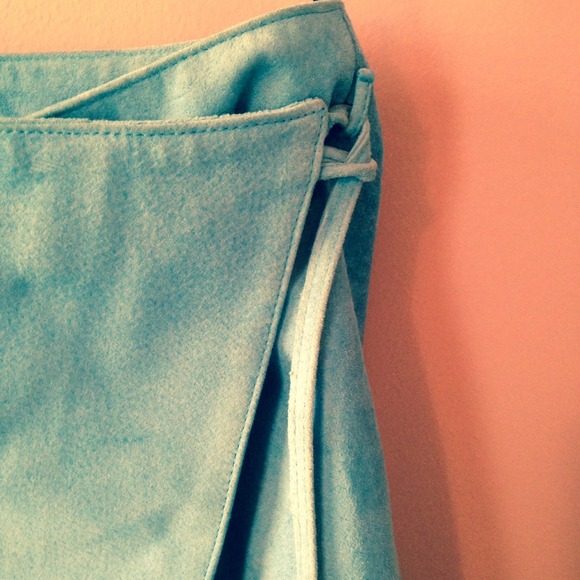 🎉🎉 Host Pick! Real Suede wrap Skirt - Picture 3 of 5