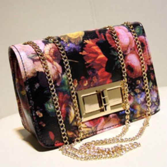 Listing for Stacie! 10% Discount for Buyer's Club!