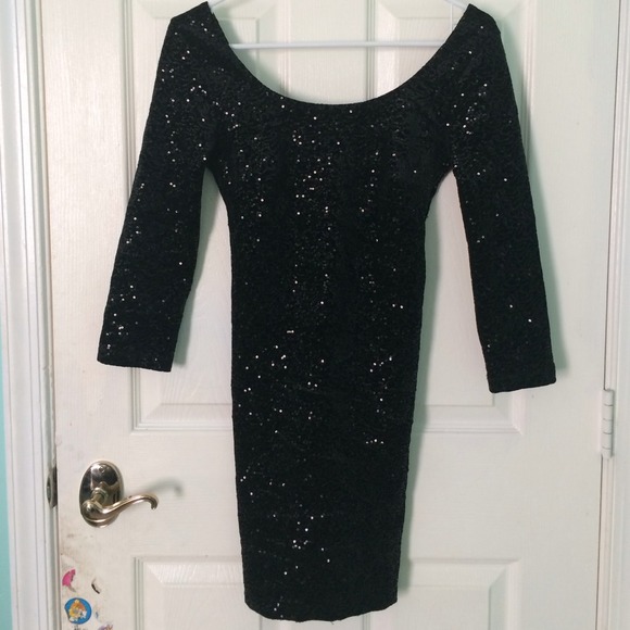 🚫SOLD🚫Black Sequin Dress!