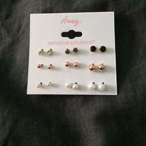 🚫SOLD🚫Bundle of 9 pairs of studs
