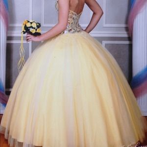 Prom Dress 💛