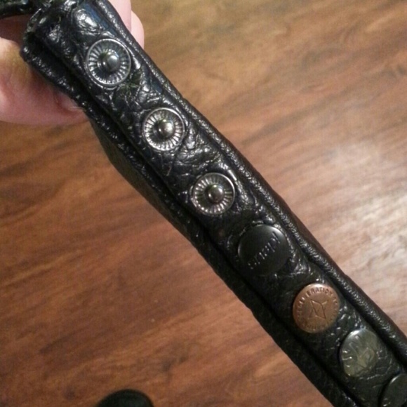 Very cute, BCBG clutch - Picture 2 of 4