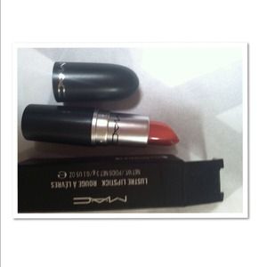 MAC Lustre Lipstick