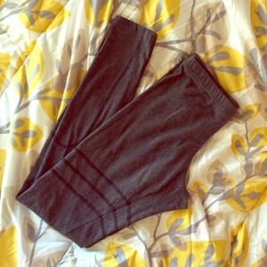 Cotton On grey leggings.