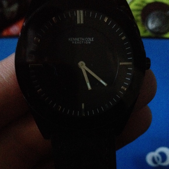 Watch - Picture 2 of 3