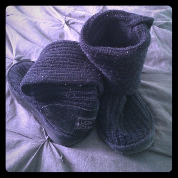 Black knit uggs