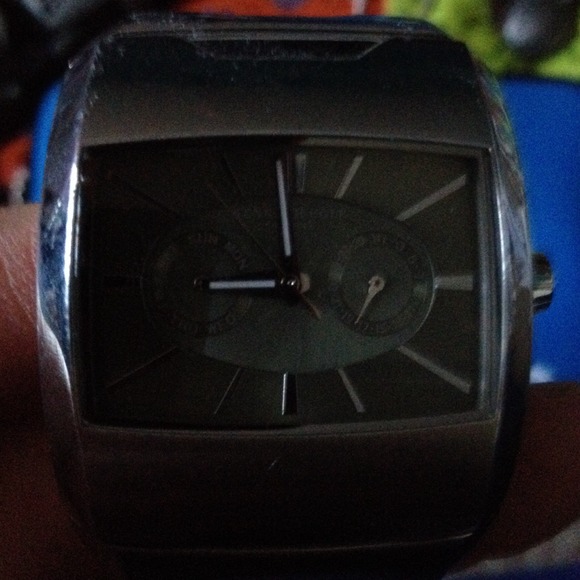 Watch - Picture 2 of 2