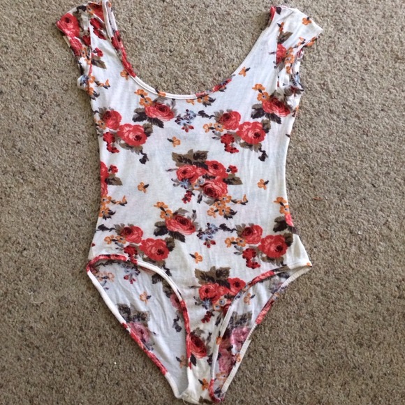 Floral leotard🌸