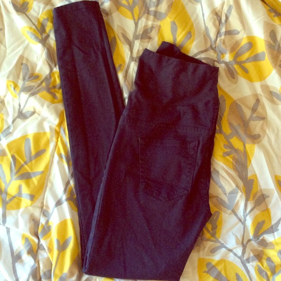 H&M Navy blue maternity straight leg pant.