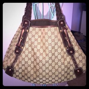 100% AUTHENTIC LARGE GUCCI