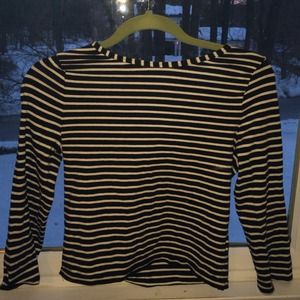 Quarter sleeve crop top