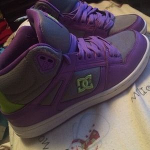Size 8 Dcshoecousa high tops Look new worn 3 times