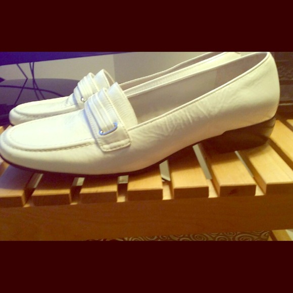 Real patent leather vintage loafers!