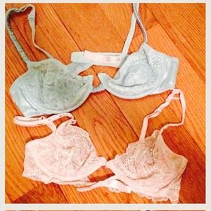 2 Victoria secret bra