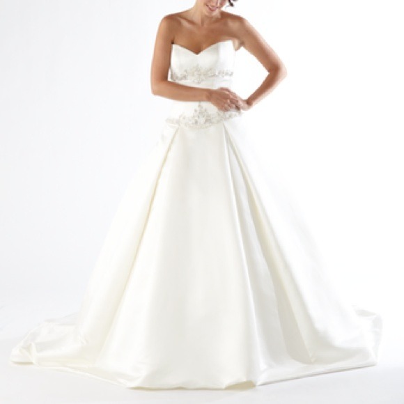 1 hour sale/ brand NEW NEVER WORN W/TAGS AUTHENTIC - Picture 2 of 4