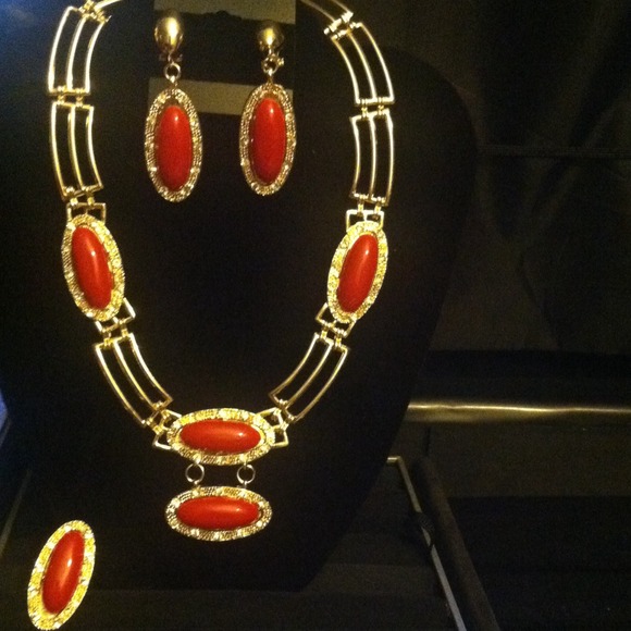 Necklace Set