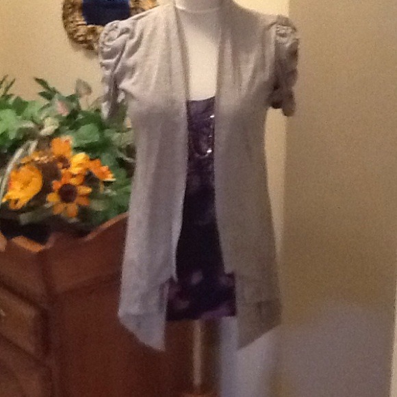 Light Grey Puff Shoulder Knit feel ( open front)