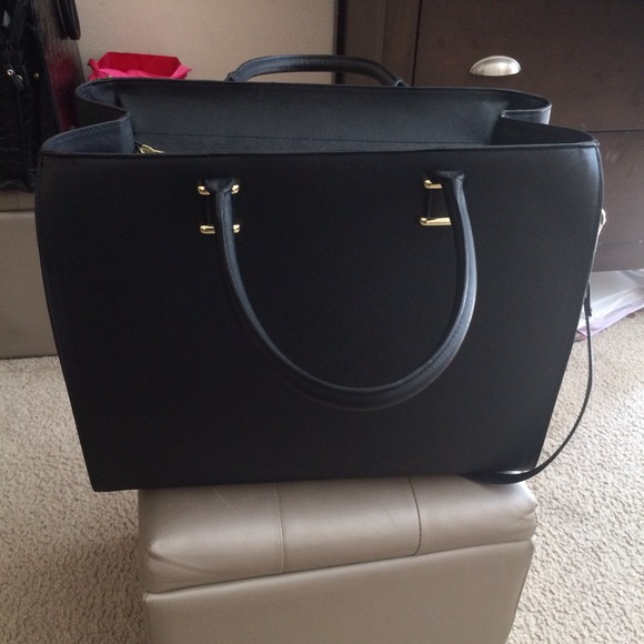 💣BOMB ASS 💣H&M bag✔️