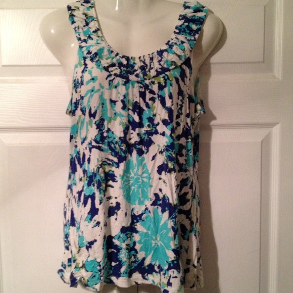 ❌SOLD on eBay❌ Floral Tank Top Medium Shirt Blouse