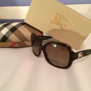 Burberry sunglasses and marc by Marc large bag
