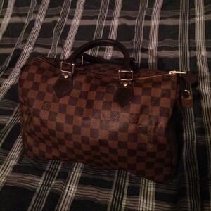 Louis Vuitton Duffle Bag , Mint Condition 👠💼