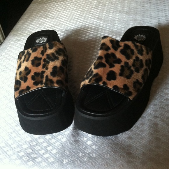Leopard sandals