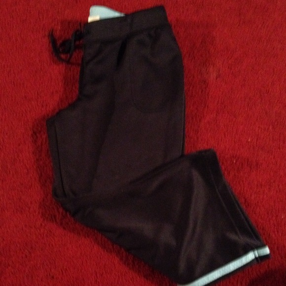 Dark blue workout capris