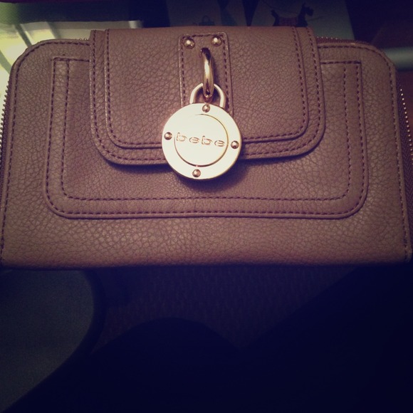 BEBE Oversized Wallet PP 👍