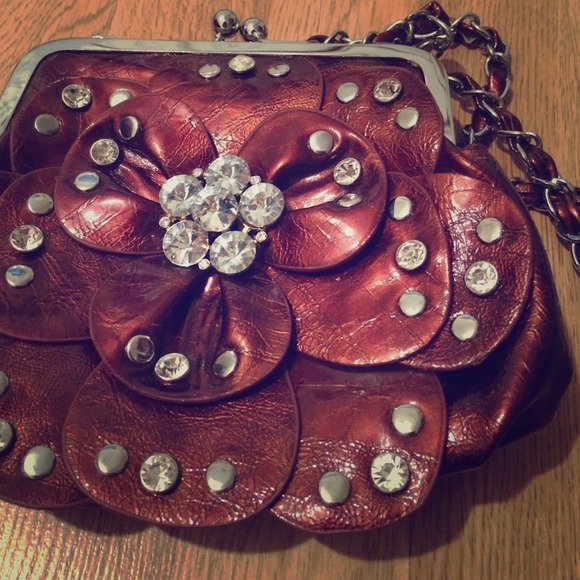 Blinded out Clutch! - Picture 1 of 3