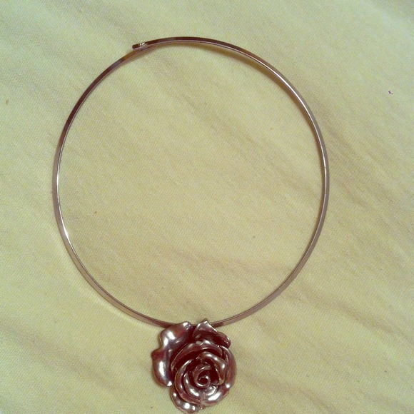 Flower nechlace