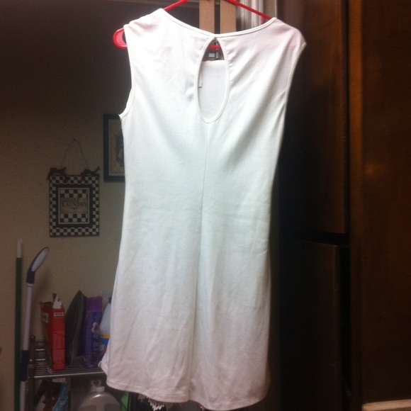 Two dresses - Picture 2 of 5