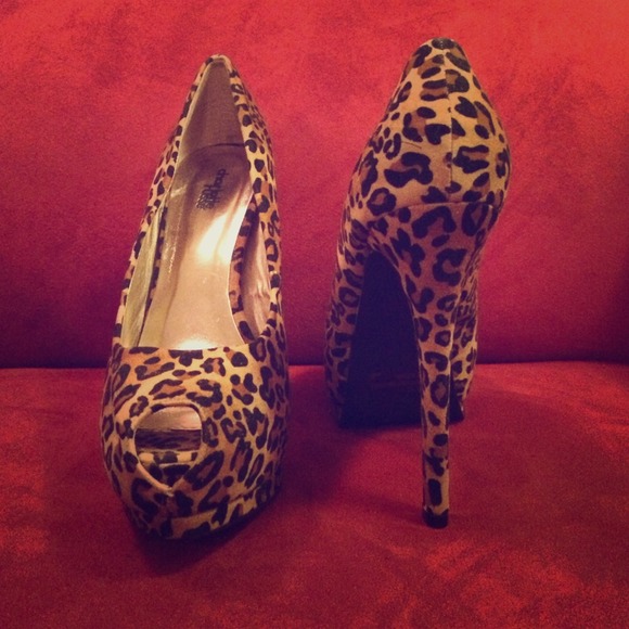 Leopard/Cheetah Pumps!!