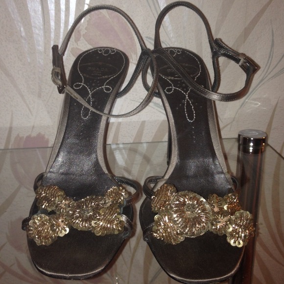 Authentic PRADA Olive Green Gray Satin Stilettos - Picture 3 of 4