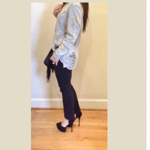 Chic shredded grey sweater w/gold stars LAST ONE - Picture 3 of 4