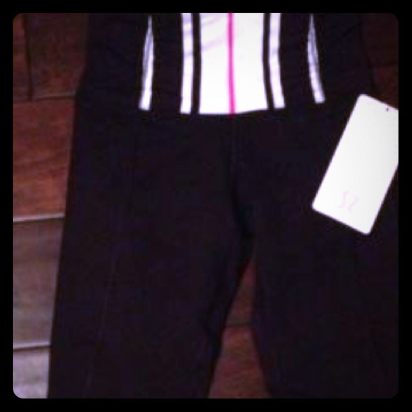 🚫sold🚫Lululemon runday crops size 2