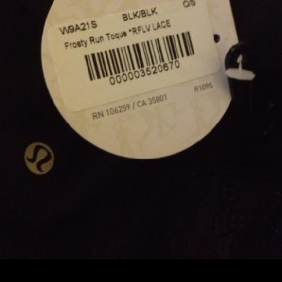 🚫Sold🚫Lululemon run toque reflective lace os - Picture 2 of 3