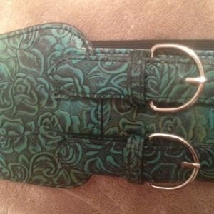 Tooled Turquoise Rose Elastic Stretch Belt
