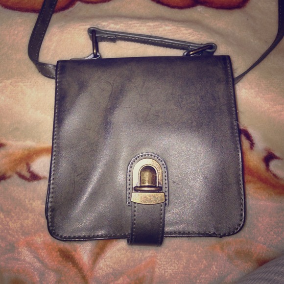 Green cross bag