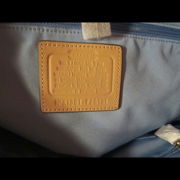 ♡♥Host Pick♥♡ Khaki / Baby Blue Coach Shoulder Bag - Picture 4 of 4