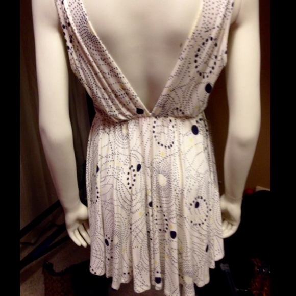 Gorgeous Jully Kang Dress - Picture 2 of 4