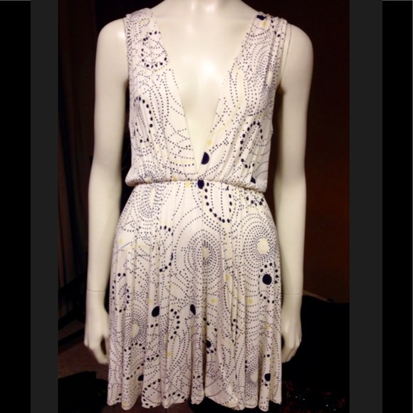 Gorgeous Jully Kang Dress - Picture 3 of 4