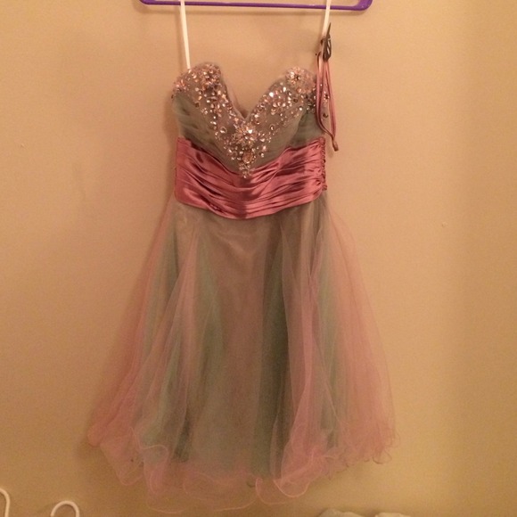 Cute dress!