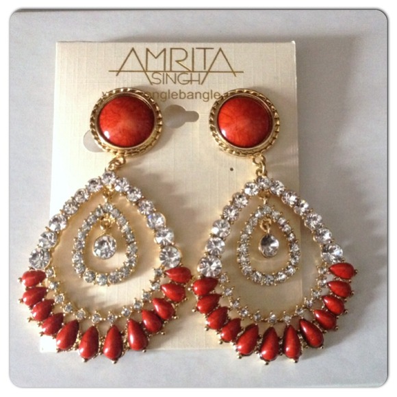NWT Amrita Singh Clip On Earrings