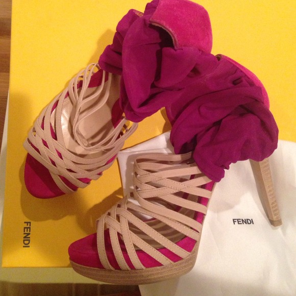 SOLD 🌟Fendi sandals