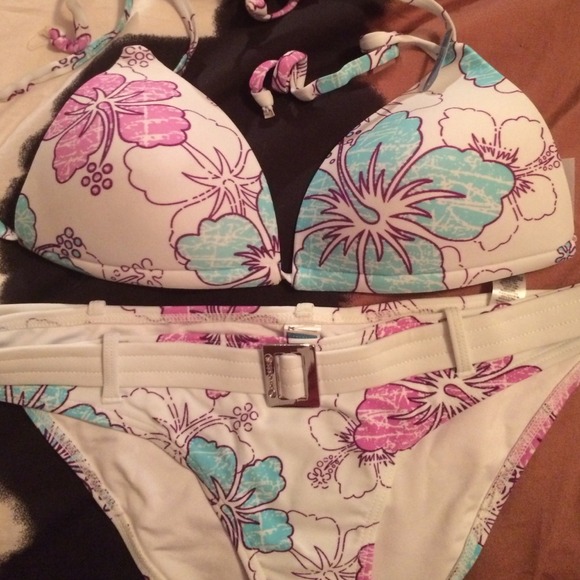 Floral white bikini swimsuit - Picture 2 of 2