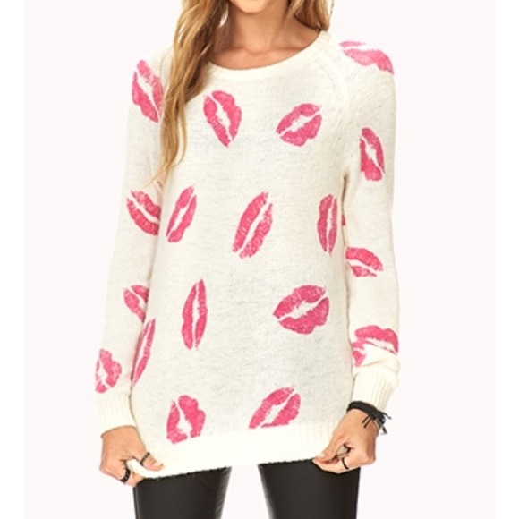 Forever 21 Sweaters - Forever 21 cream pink lip sweater!