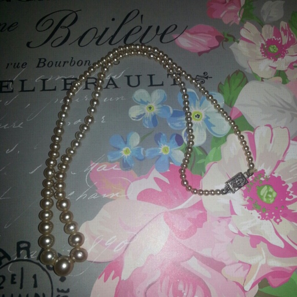 16 in Beautiful Vintage Pearls