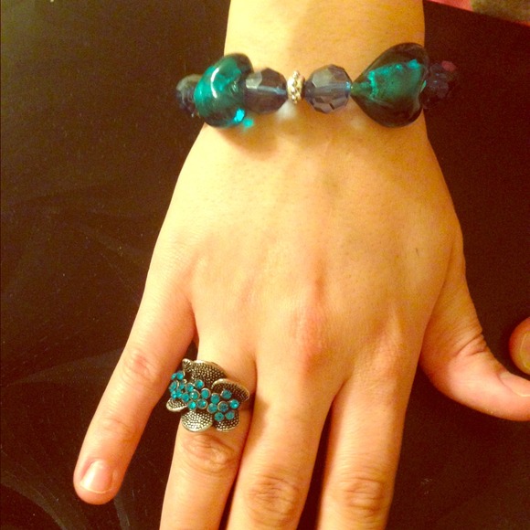 NEW Beautiful gems ring and bracelet set