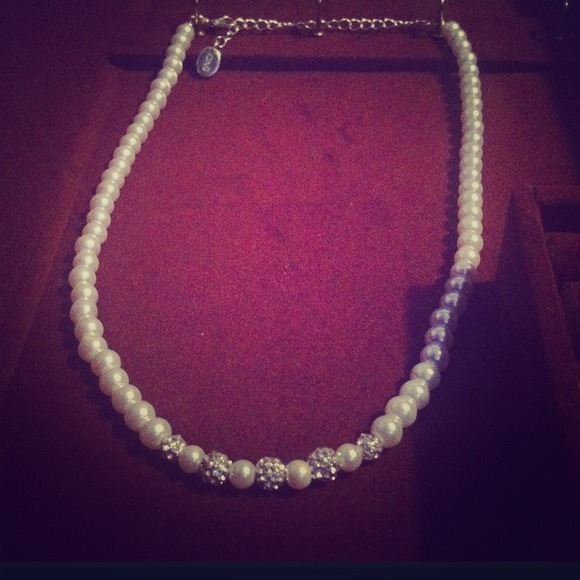 Dressy Pearl necklace with rhinestones.