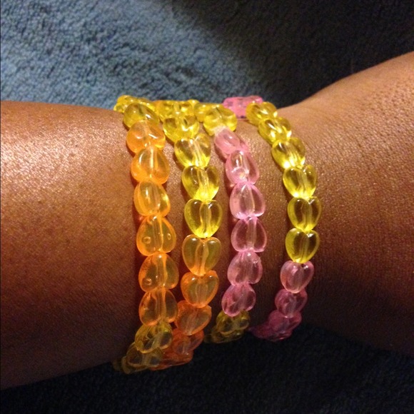 Jewelry - Cute heart shape bracelets